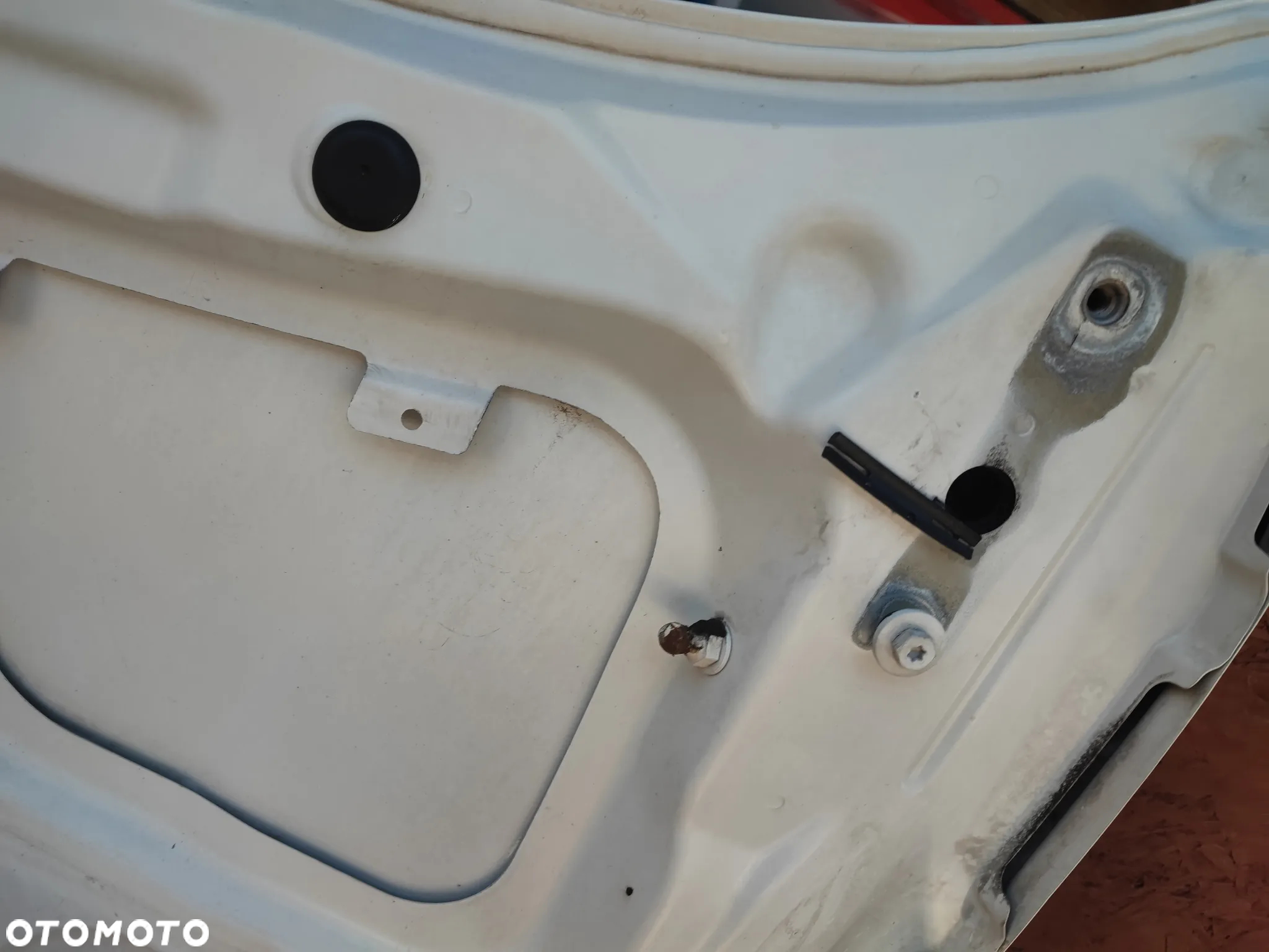 BMW E81 / E82 / E87 / E87LCI / E88  ORYGINALNA MASKA PZEDNIA / POKRYWA SILNIKA PRZÓD W KOLORZE BIAŁYM  ALPINEWEISS III O KODZIE A300 O NR. 41 62 7 162 102 / 41 61 4 415 290 / 41 62 7 134 070 OEM W DOBRYM STANIE - 23