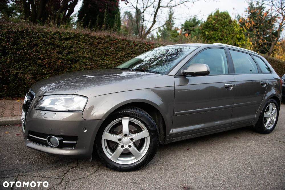 Audi A3 Sportback 1.6 TDI DPF Ambiente - 1