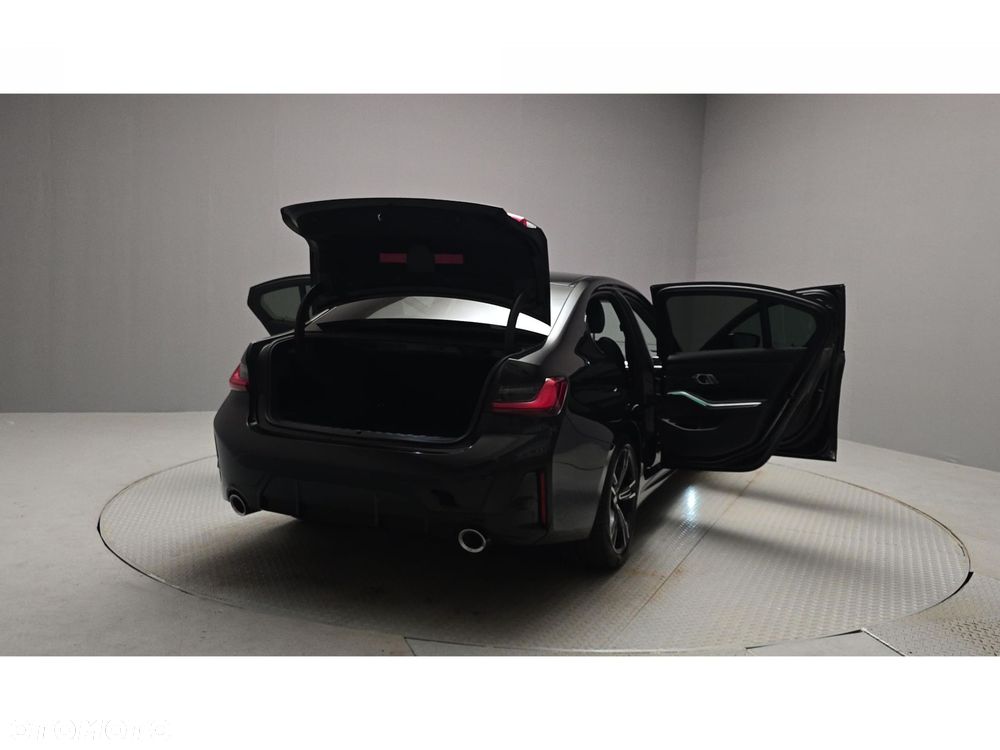 BMW Seria 3 320d xDrive mHEV M Sport - 12