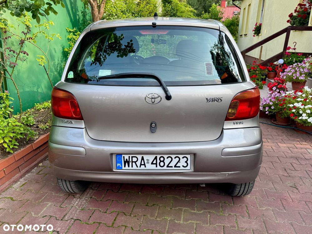 Toyota Yaris - 4