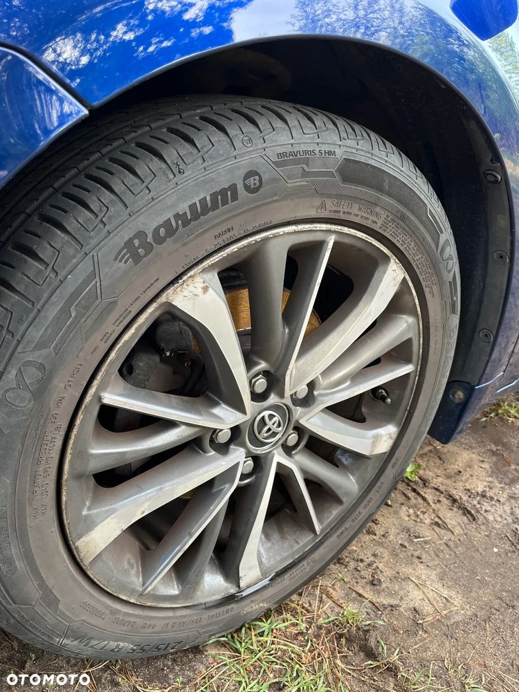 Toyota Avensis 1.8 Premium - 9