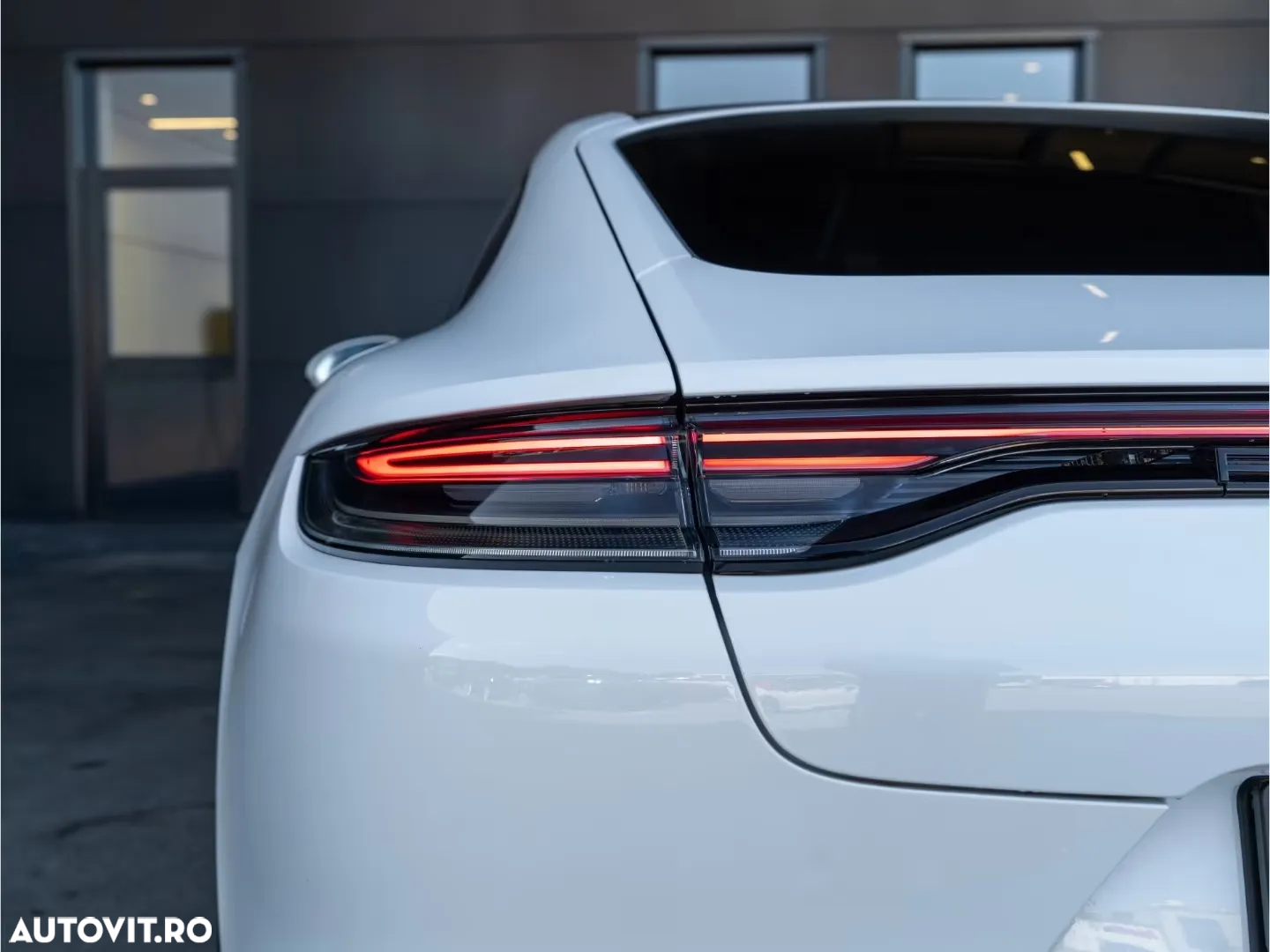 Porsche Panamera 4 E-Hybrid Platinum Edition - 12