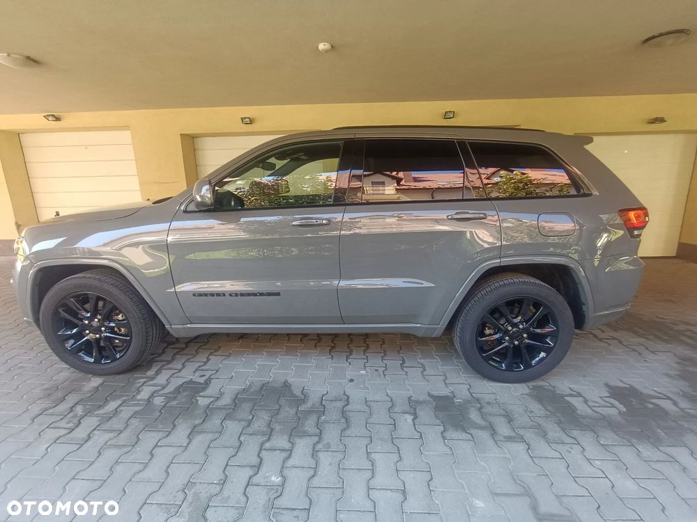 Jeep Grand Cherokee - 15
