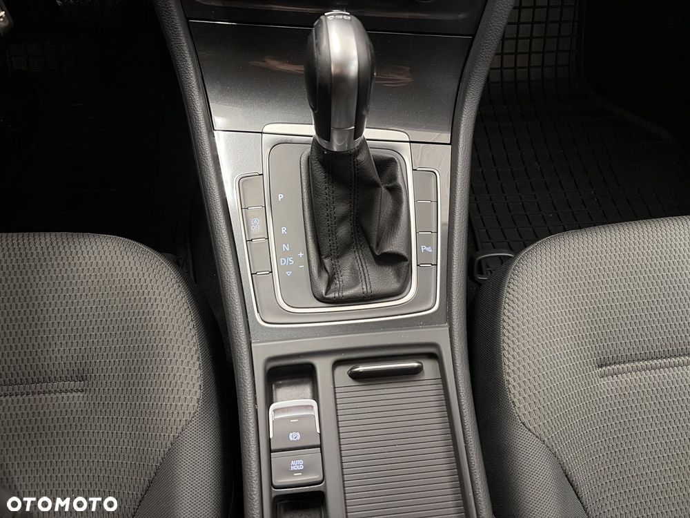Volkswagen Golf - 19