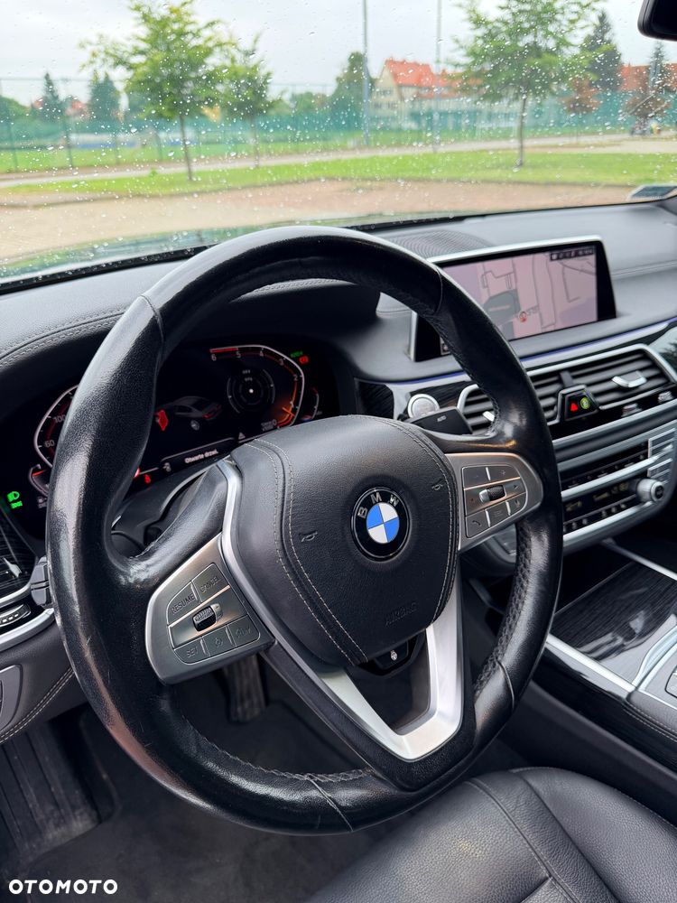 BMW Seria 7 740d xDrive - 28