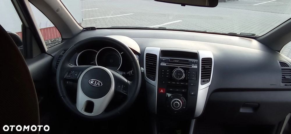 Kia Venga - 10