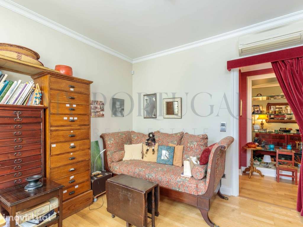 Elegância e História no Estoril: T2 com Vista Piscina no Condomínio... - Grande imagem: 5/33