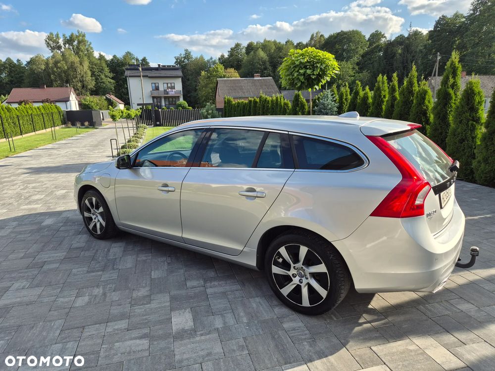 Volvo V60 D6 AWD Plug-in Hybrid Summum - 18