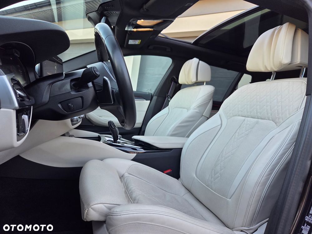 BMW Seria 5 520d xDrive mHEV M Sport sport - 11