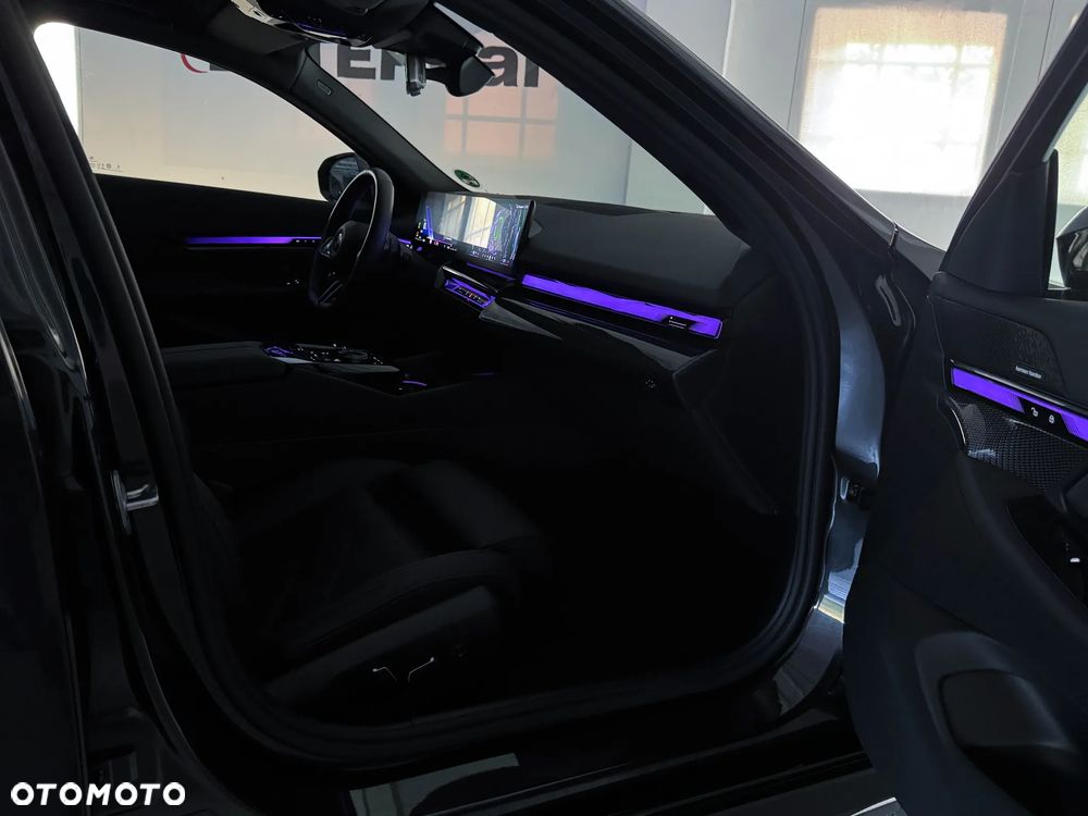 BMW Seria 5 520d xDrive - 37