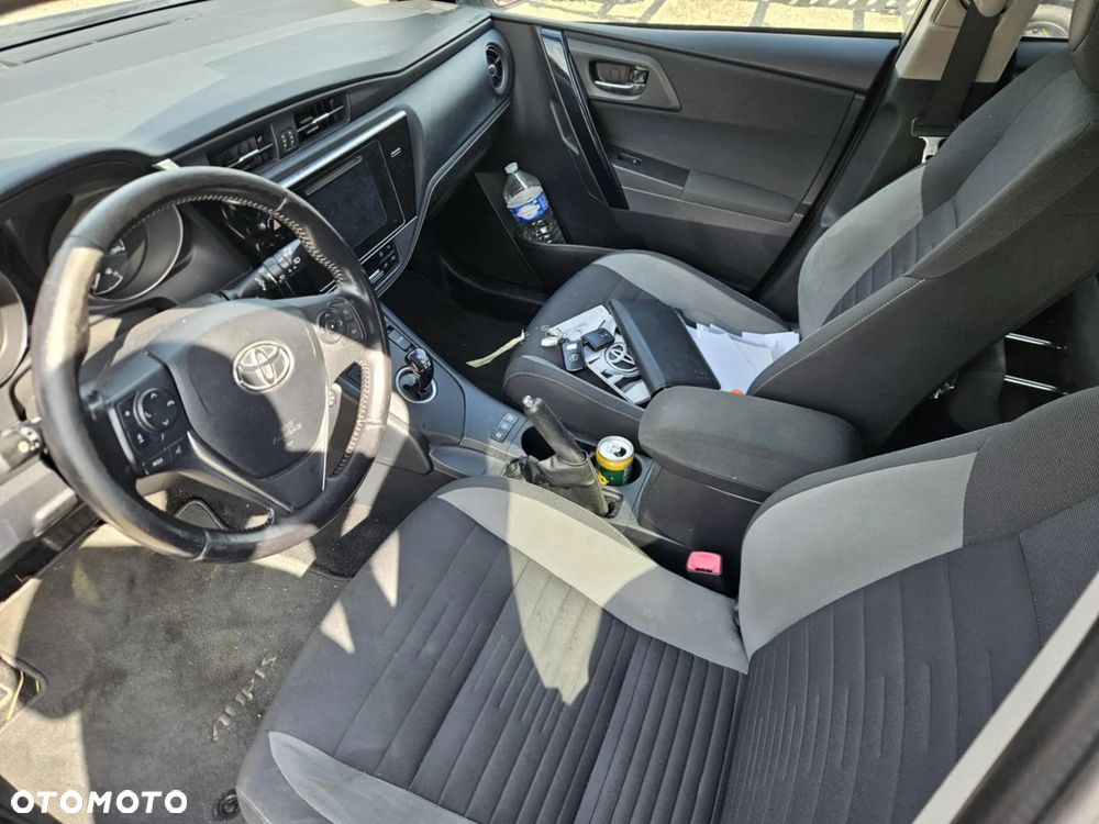 Toyota Auris 1.8 VVT-i Hybrid Automatik Design Edition - 13