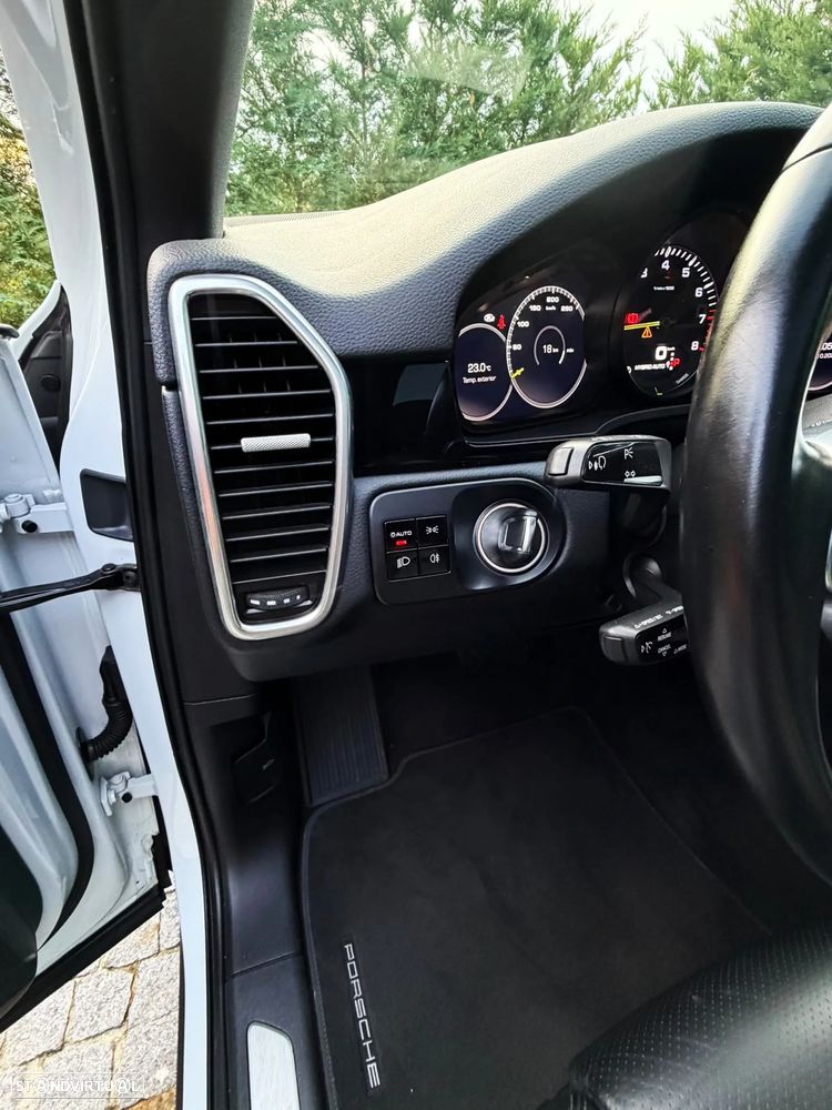 Porsche Cayenne E-Hybrid Tiptronic S Black Edition - 17