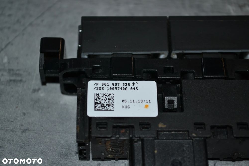 VW GOLF VII PRZEŁĄCZNIK WŁĄCZNIK PARK ASSIST PDC 5G1927238F - 2