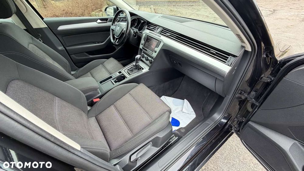 Volkswagen Passat - 38