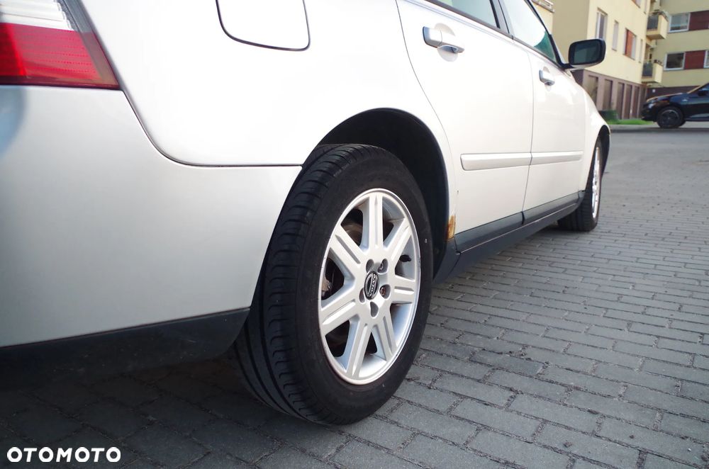 Volvo S40 2.0D Momentum - 5
