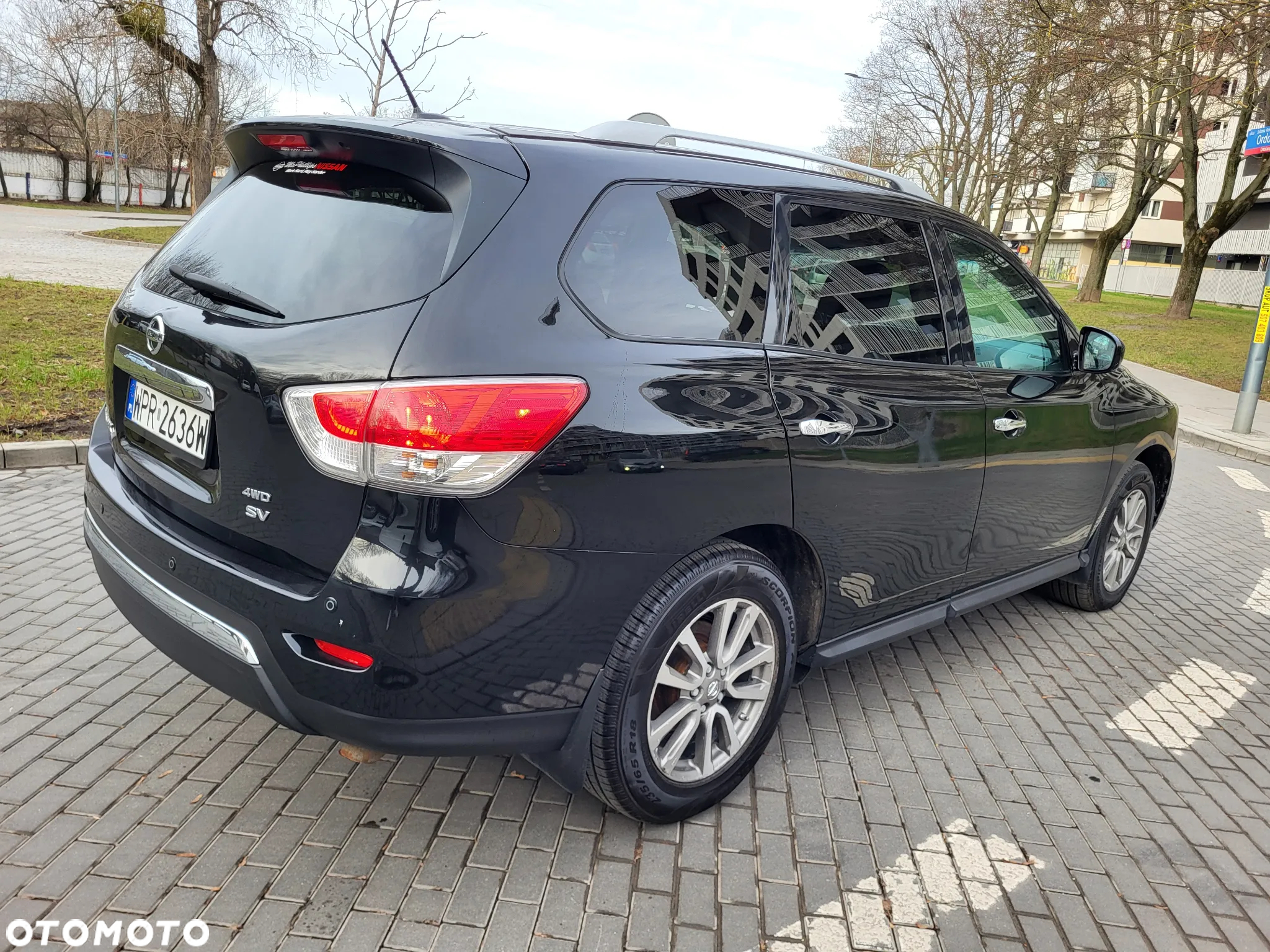 Nissan Pathfinder - 30