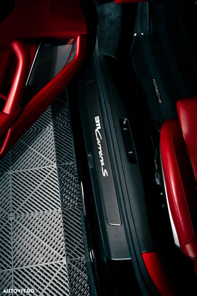 Porsche 911 GTS PDK - 7