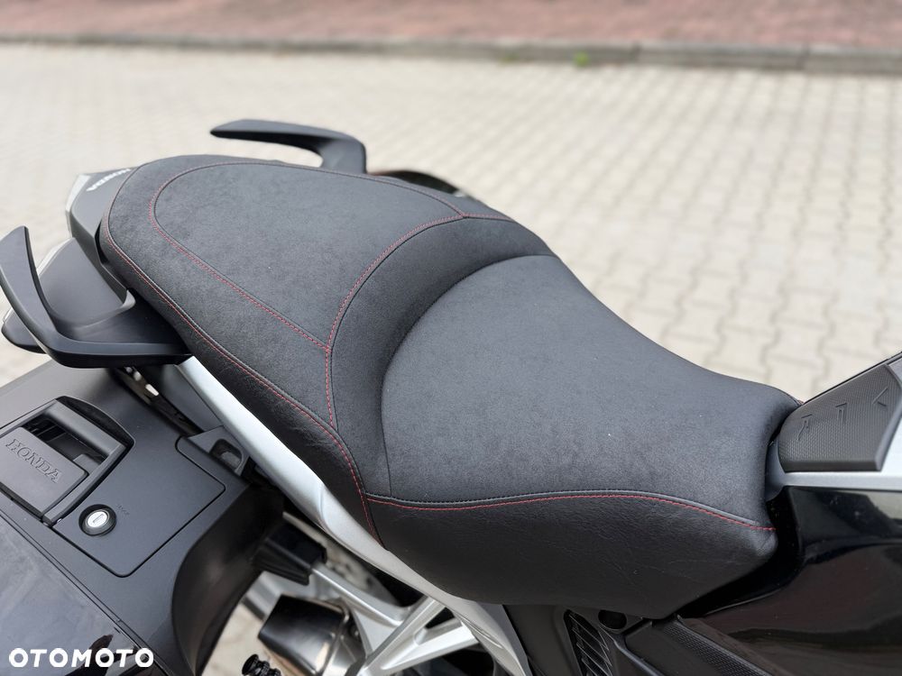 Honda VFR - 11