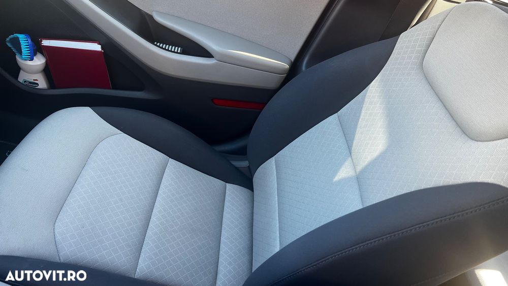 Hyundai IONIQ - 10