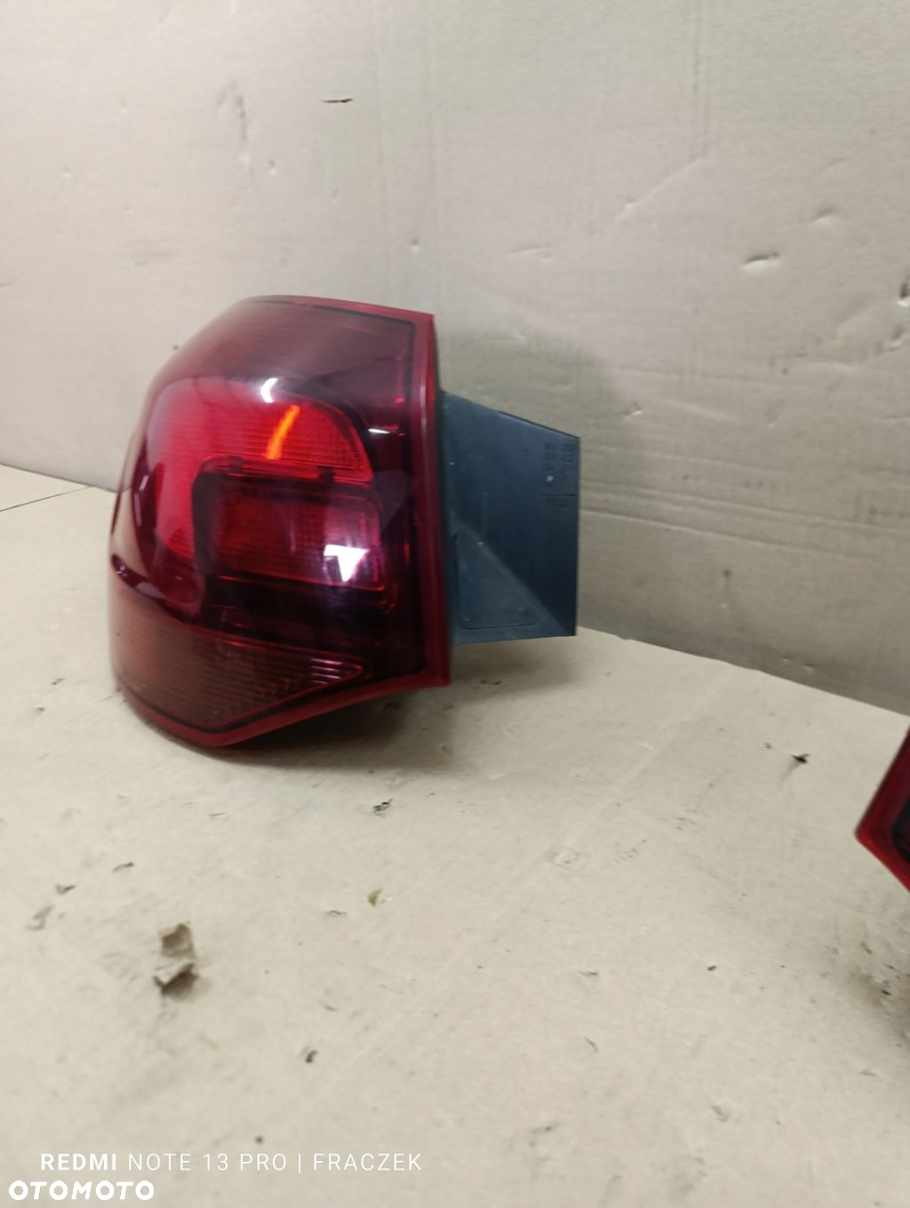 LAMPA TYŁ TYLNA PRAWA LUB LEWA OPEL ASTRA IV KOMBI 13314051 - 6