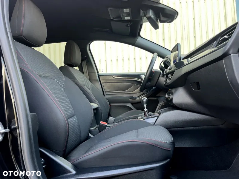Ford Focus Turnier 1.5 EcoBoost Start-Stopp-System ST-LINE - 20