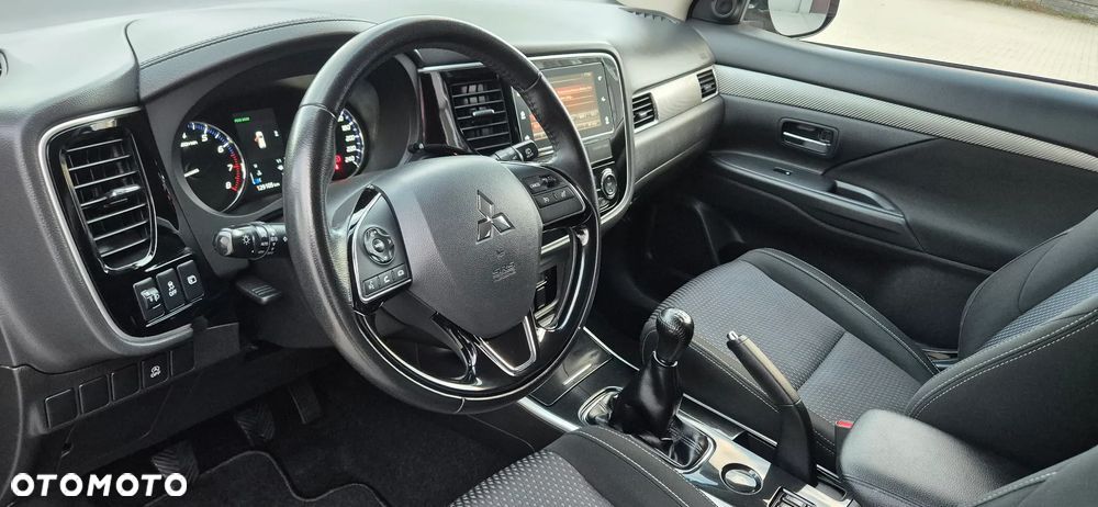 Mitsubishi Outlander 2.0 2WD Diamant Edition - 10