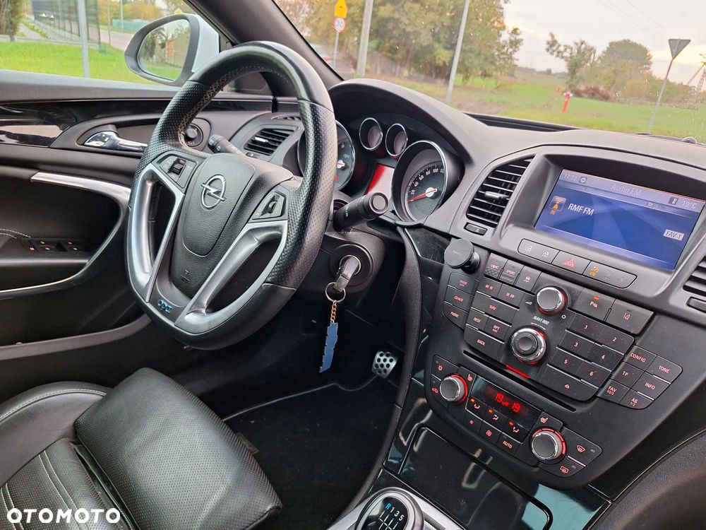 Opel Insignia - 25