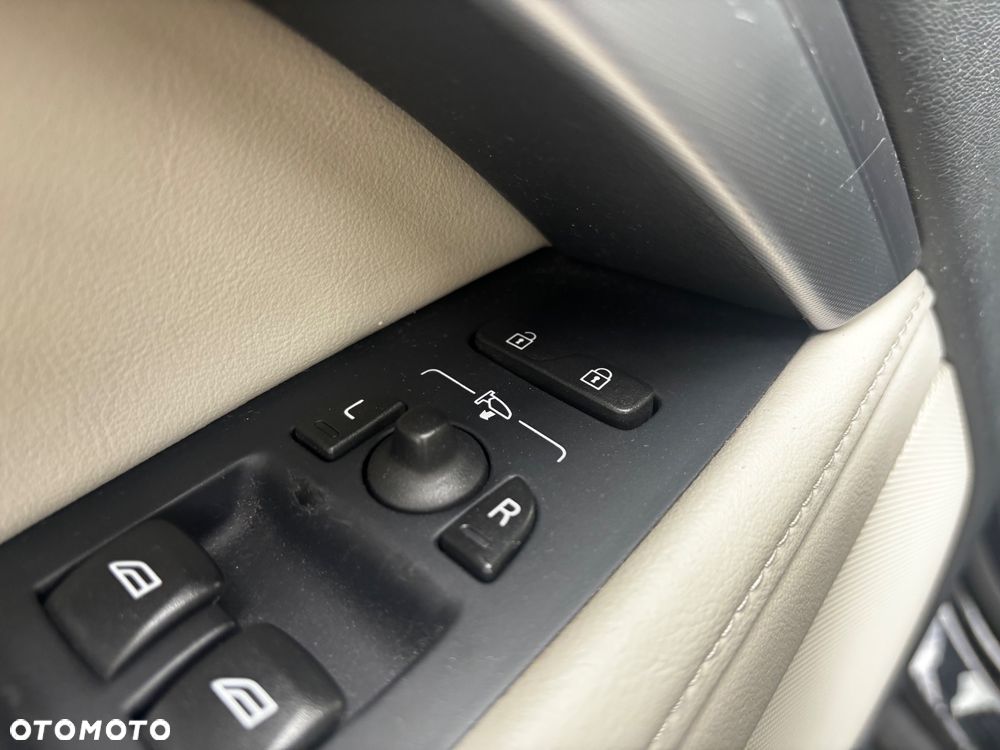 Volvo V70 D4 Geartronic Summum - 19