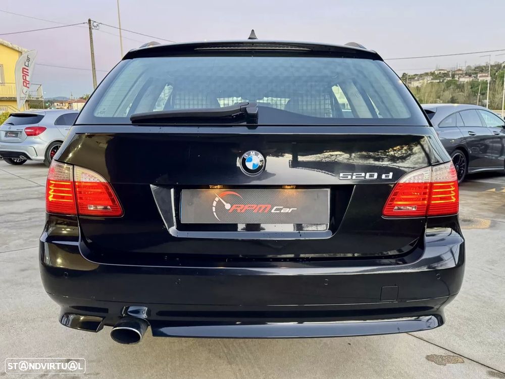 BMW 520 dA Executive - 11