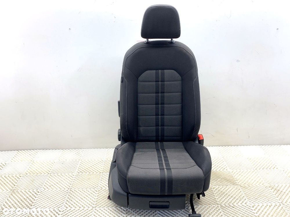FOTEL PRAWY PRZÓD  VW GOLF VII (5G1, BQ1, BE1, BE2) 2012 - 2022 1.4 TSI 92 kW [125 KM] benzyna 2014 - 1