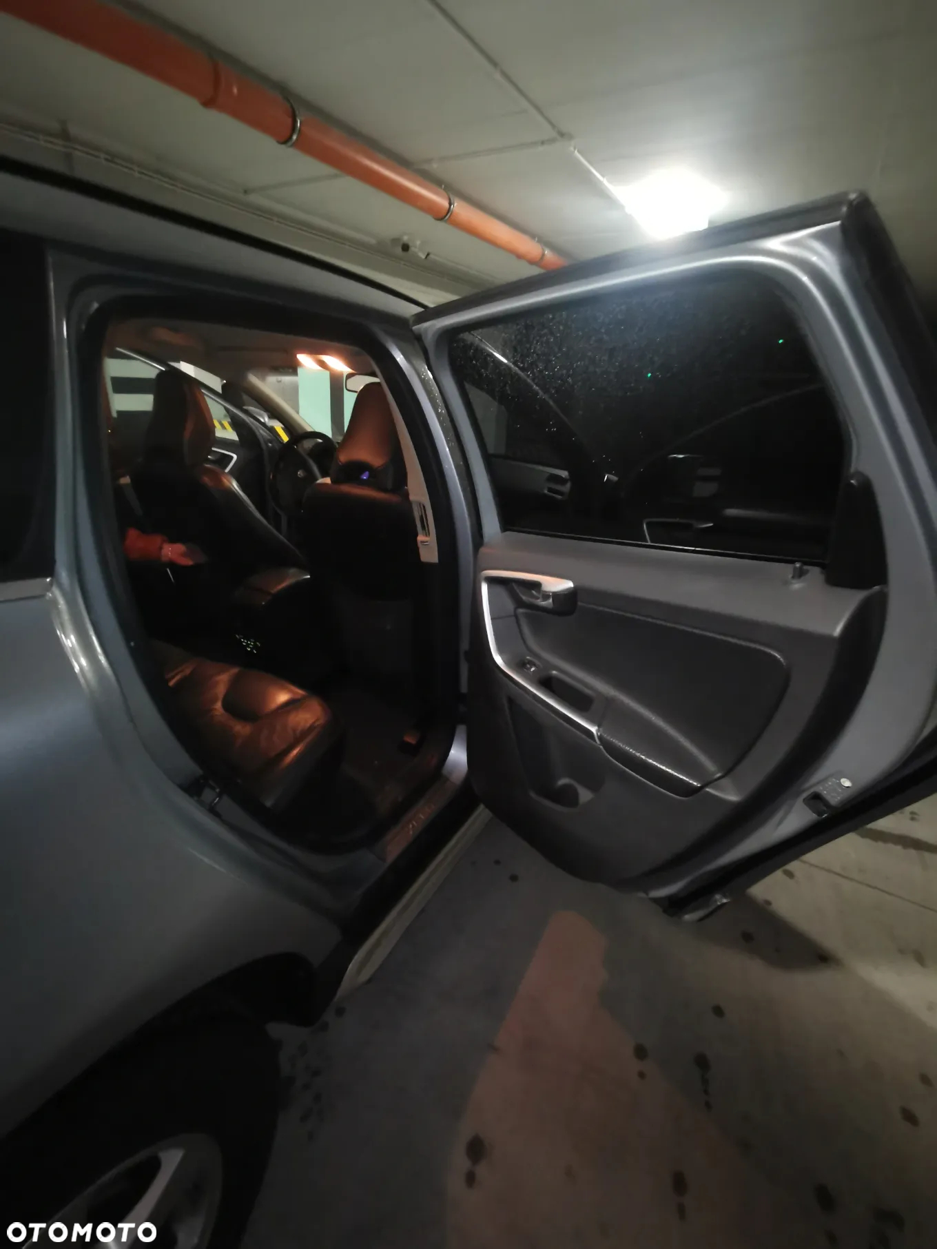 Volvo XC 60 D5 AWD Momentum - 11