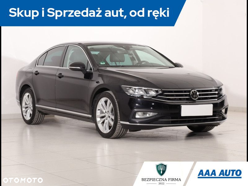 Volkswagen Passat - 2