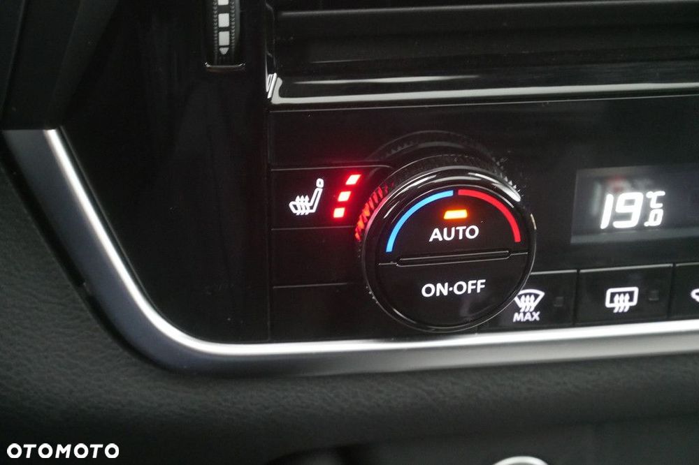 Nissan Qashqai 1.3 DIG-T MHEV N-Connecta Xtronic - 24
