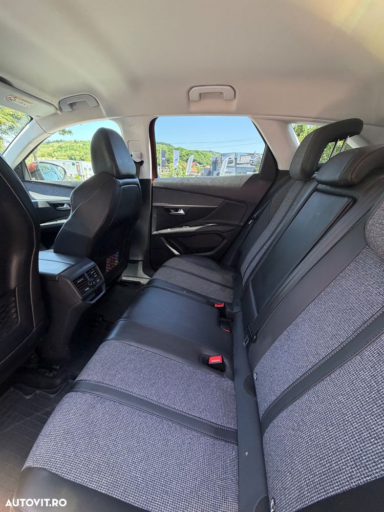 Peugeot 3008 1.2 PureTech Turbo S&S EAT6 GT-Line - 11