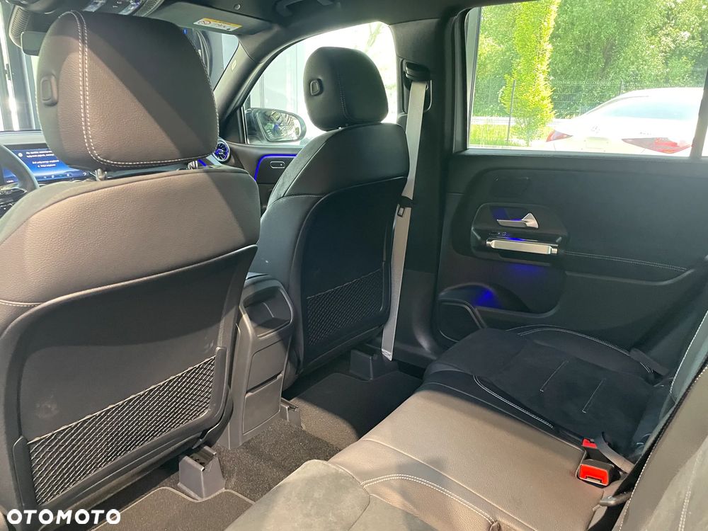 Mercedes-Benz GLB 200 AMG Line 7G-DCT - 6