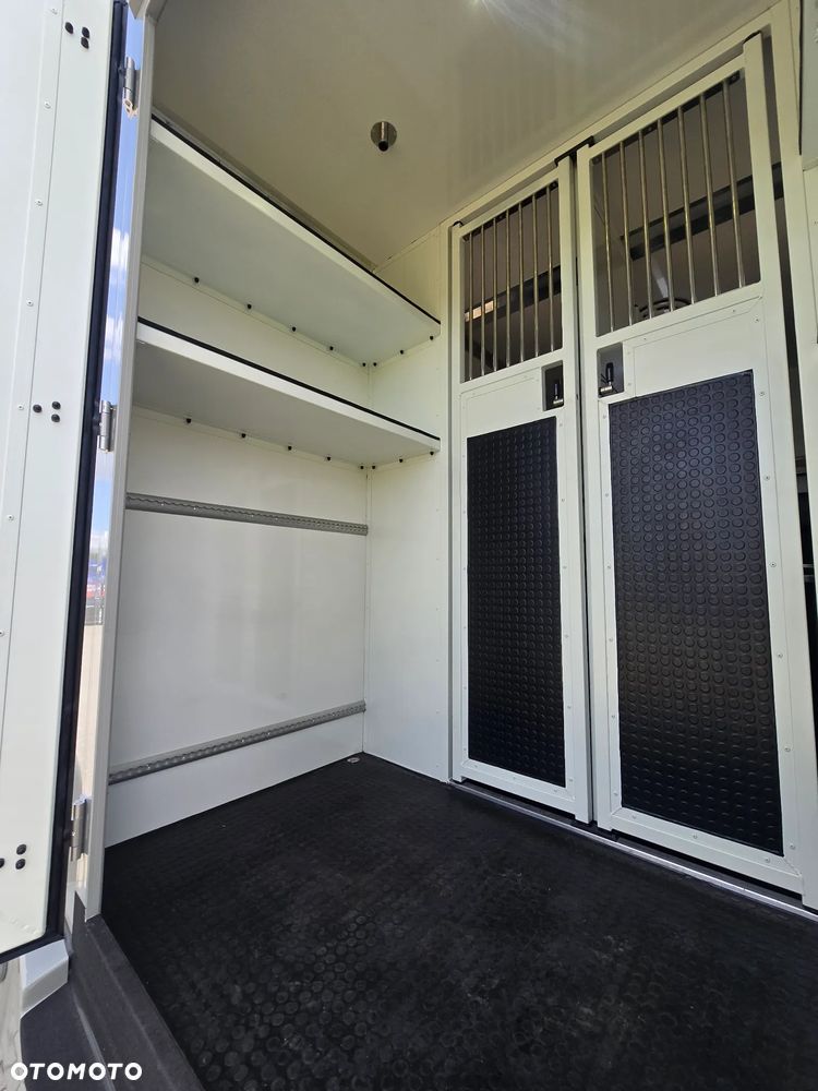 Mercedes-Benz Koniowóz-Sprinter - 19