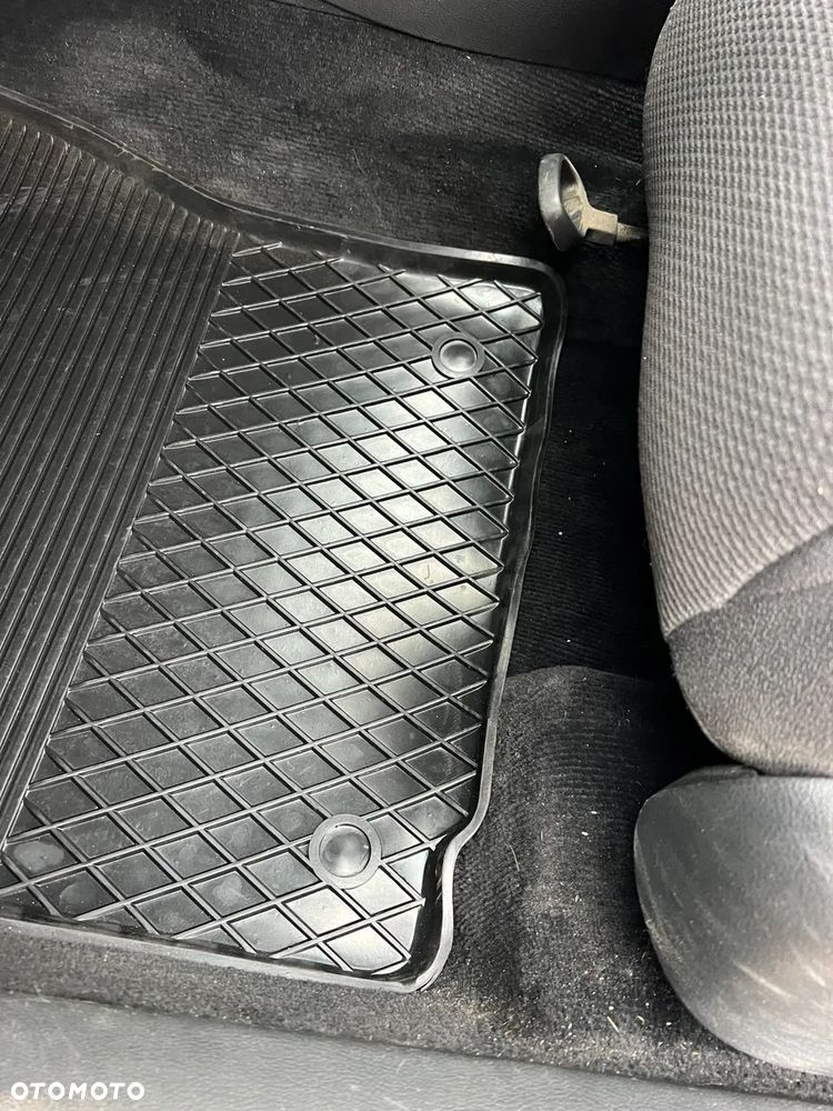 Volkswagen Passat 2.0 TDI Comfortline - 13