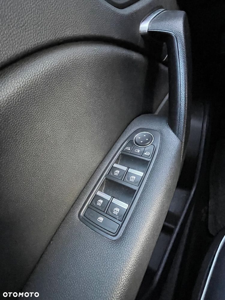 Renault Captur 1.3 TCe mHEV Intens EDC - 22