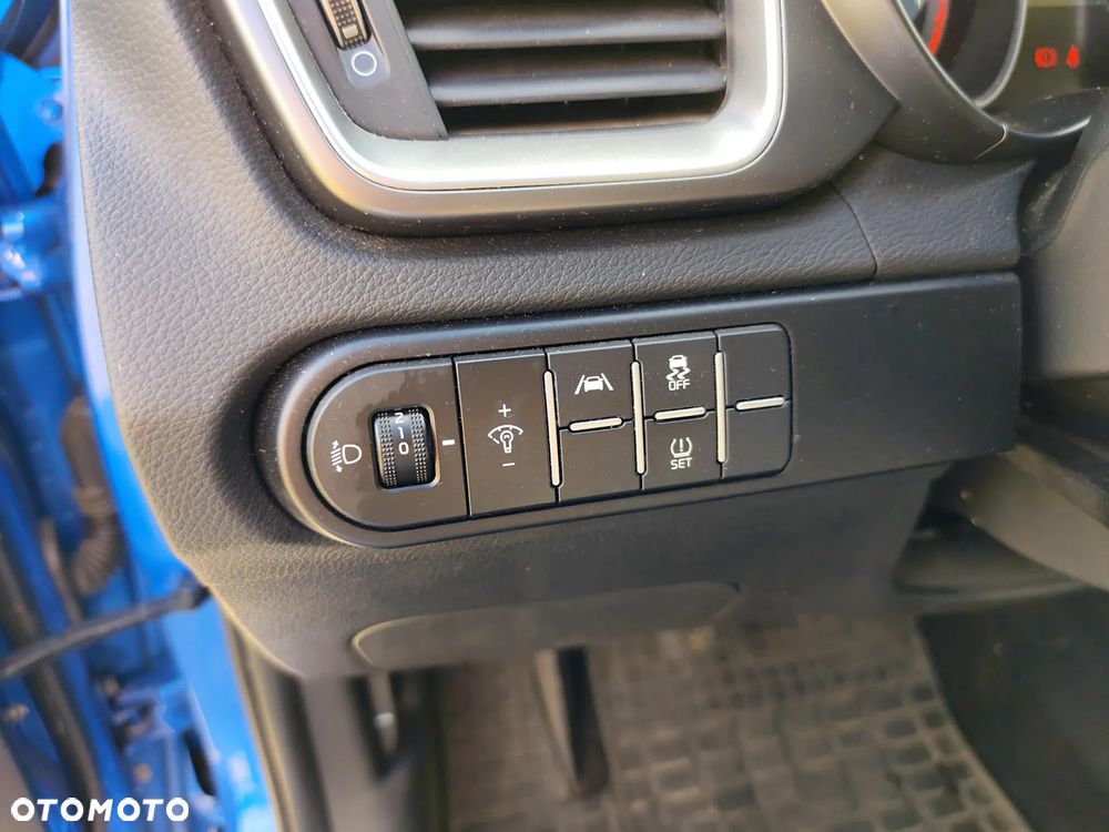Kia Ceed 1.5 T-GDI M - 21