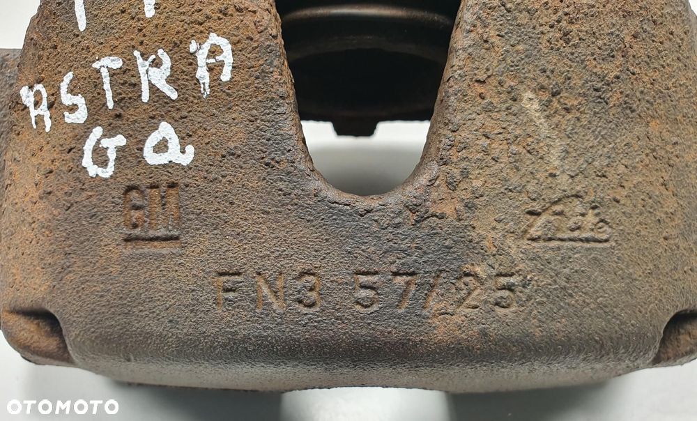 ZACISK HAMULCOWY PRAWY PRZÓD OPEL ASTRA II G 2.0 T - 8