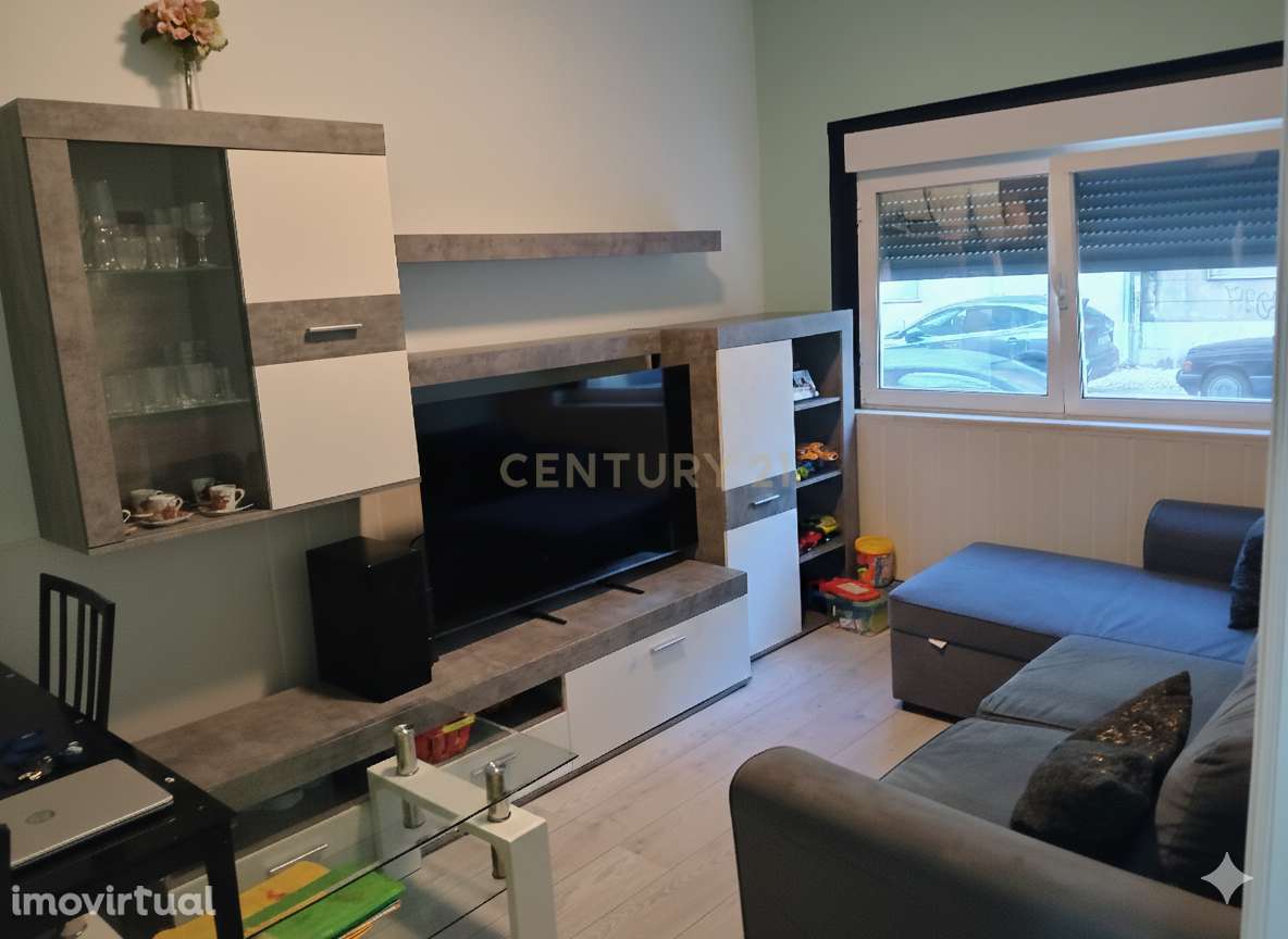 Apartamento T2 em Amadora  com espaço exterior - Grande imagem: 2/21