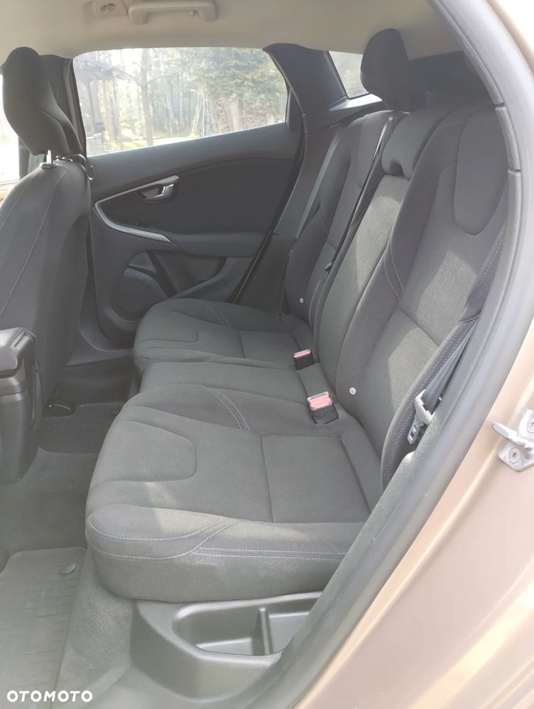 Volvo V40 - 8