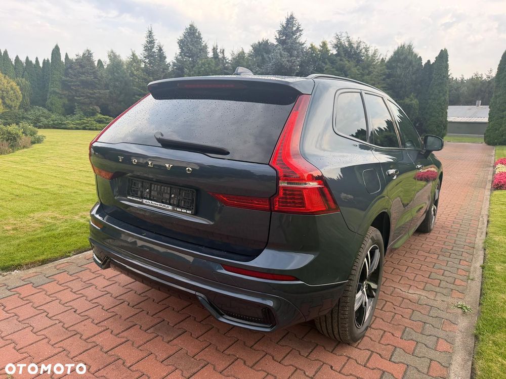 Volvo XC 60 B4 D AWD Plus Dark - 2