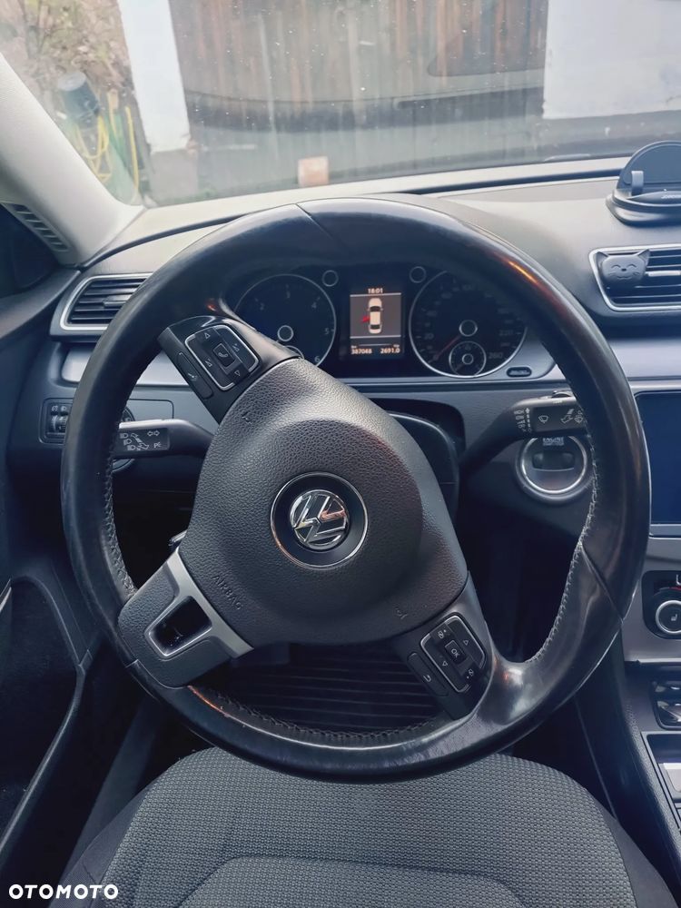 Volkswagen Passat 2.0 TDI Comfortline - 7