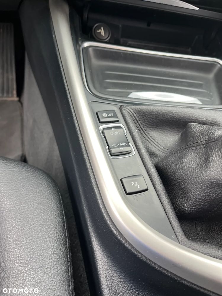 BMW Seria 3 316d Luxury Line - 16