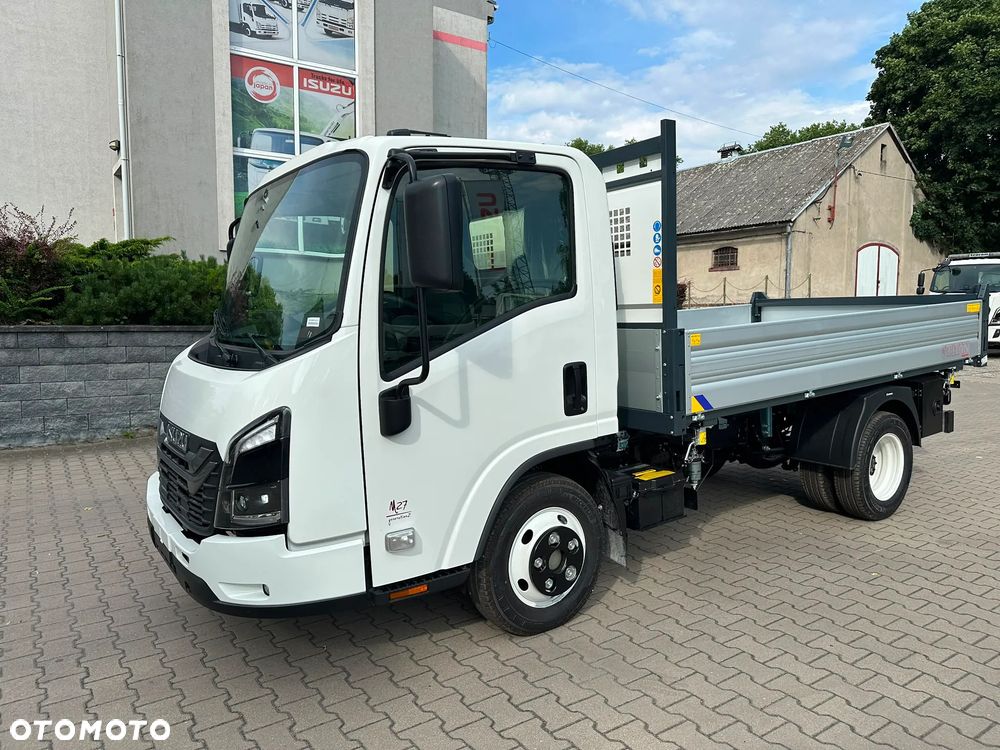 Isuzu M27 GENERATION 2 - 1