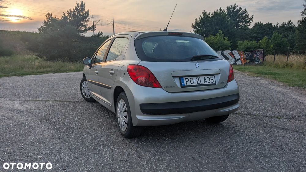 Peugeot 207 1.4 16V Trendy - 7