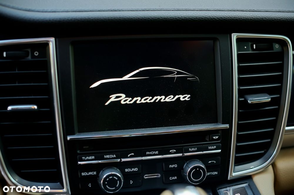 Porsche Panamera 4 PDK - 35
