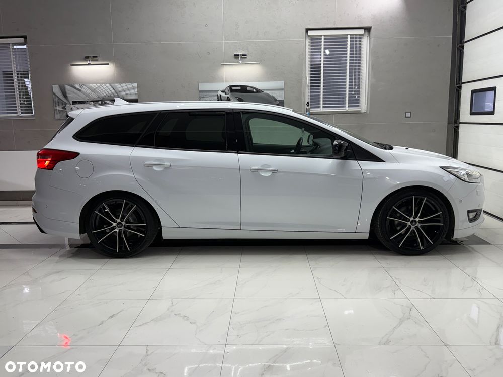 Ford Focus 1.5 TDCi DPF Start-Stopp-System ST-Line - 11