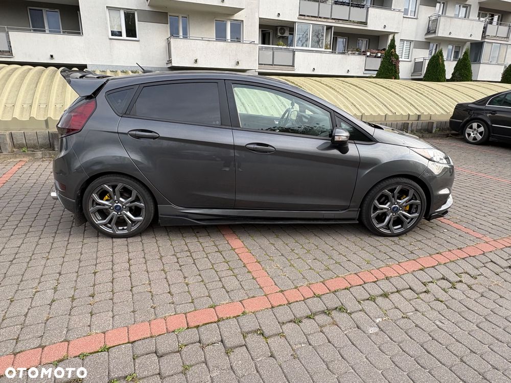 Ford Fiesta ST2 - 8
